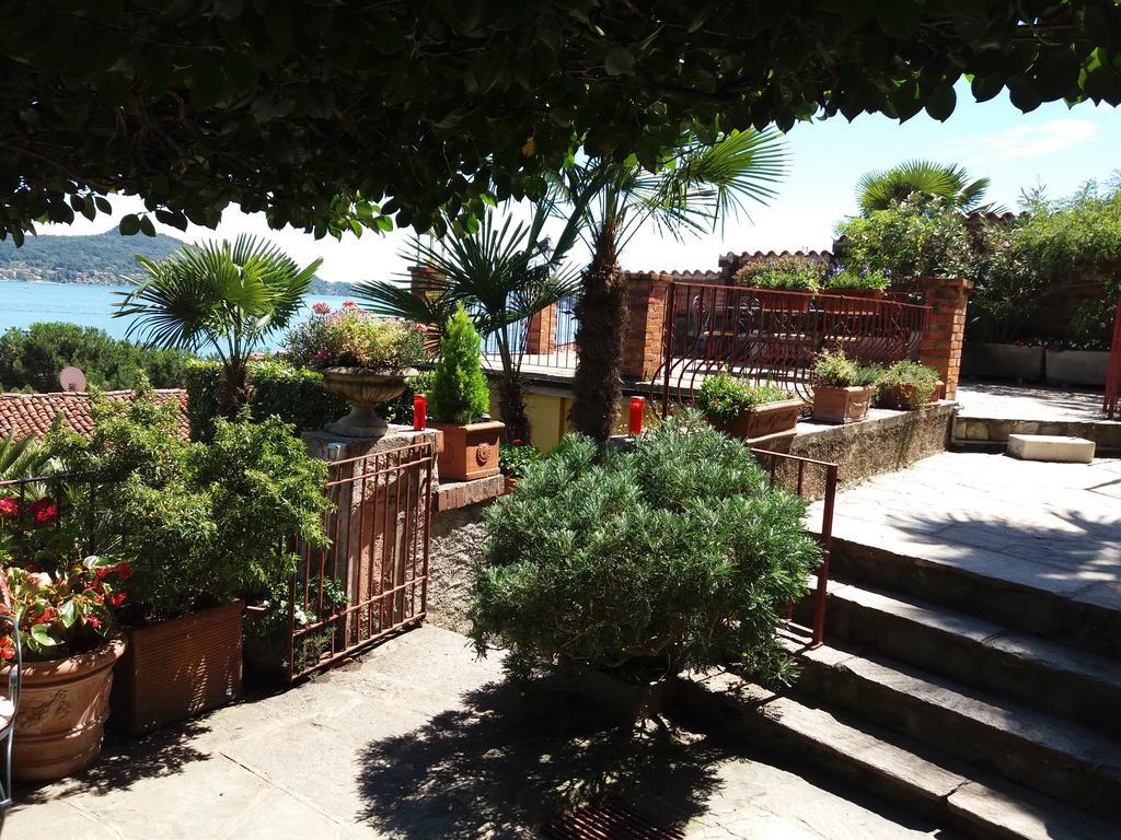 Garden Apartment Lesa Buitenkant foto